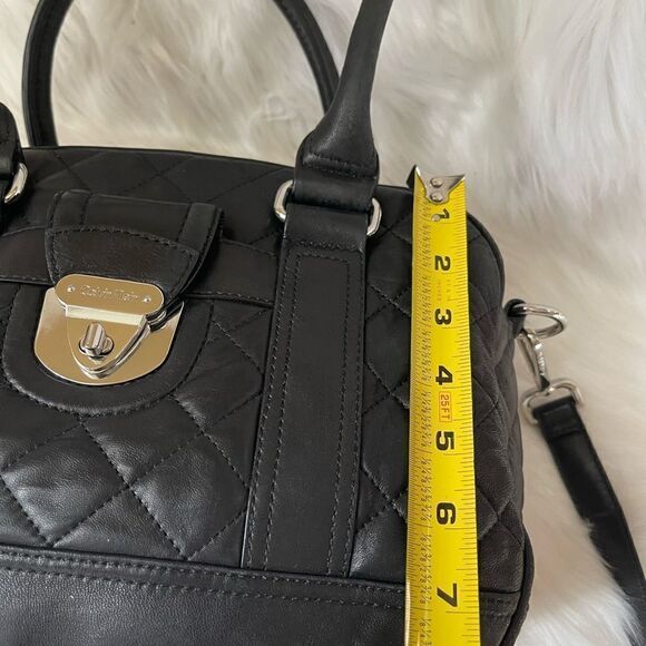 Calvin Klein leather black quilted shoulder bag/crossbody silver tone ha… - Picture 5 of 13